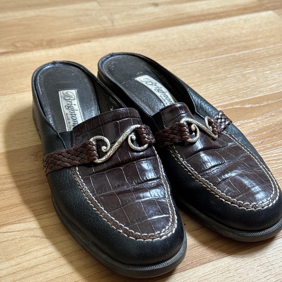 Other - Women’s Brighton Vintage Black and Brown Loafers